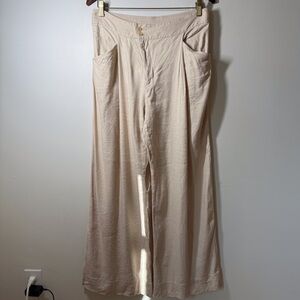 CAbi wide leg pleated trouser pants linen blend. Stretch waist. Pockets.